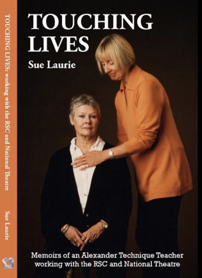 Inspirierender Buchumschlag Touching Lives Autorin Sue Laurie